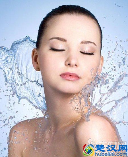 眼霜什么时候用 眼霜的正确使用方法有效去皱抗衰老