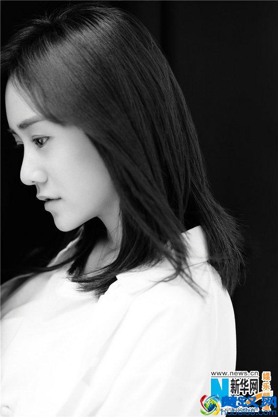 刘芸生日曝文艺写真 知性优雅演绎女神范儿