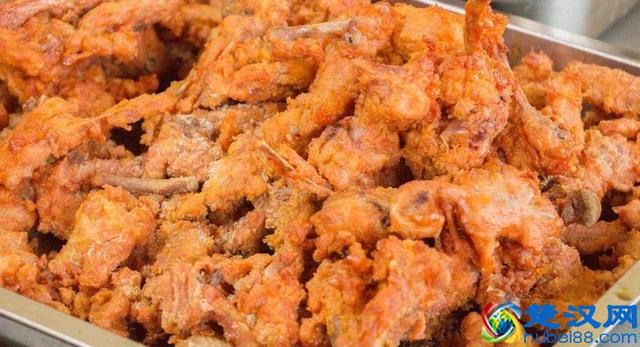 别再去街头买炸鸡了，教你在家做，鸡肉外焦里嫩，比外面卖的好吃