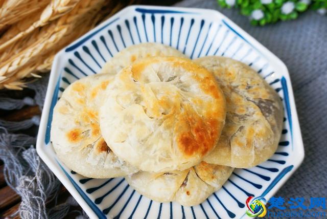 再也不用排队买油酥饼了，只多一步，香酥层多，凉了也好吃