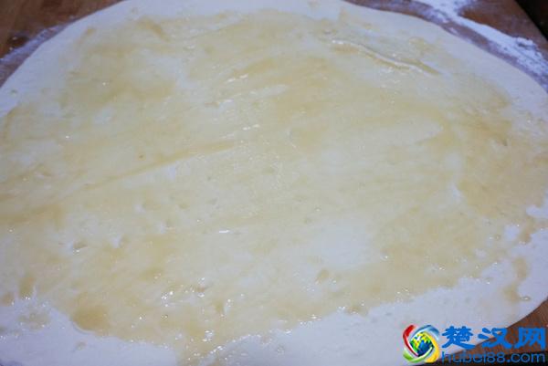 再也不用排队买油酥饼了，只多一步，香酥层多，凉了也好吃