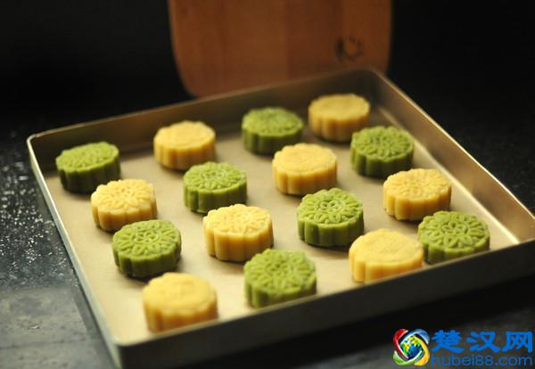 绿豆糕怎么做？可以又香又甜，掌握技术了可以开甜品店！