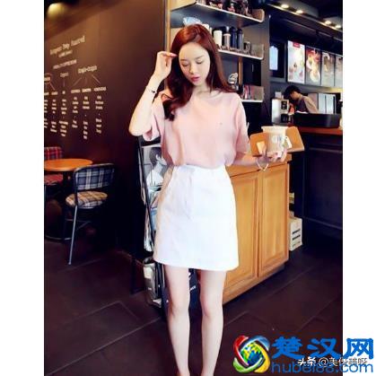 粉色衣服配什么颜色裤子和裙子，粉色怎么穿好看