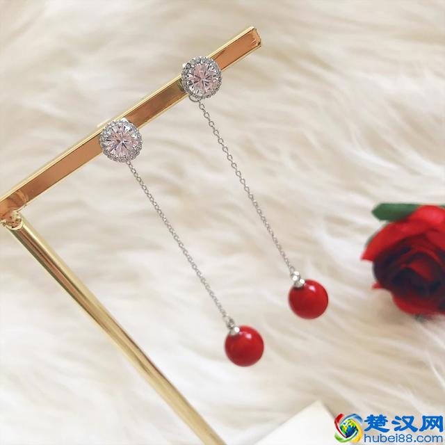 哪些适合冬季佩戴饰品材质你知道吗?