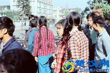 70年代时候我们的日常穿着服饰，好怀念那个年代