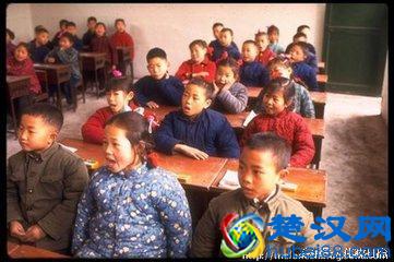 70年代时候我们的日常穿着服饰，好怀念那个年代