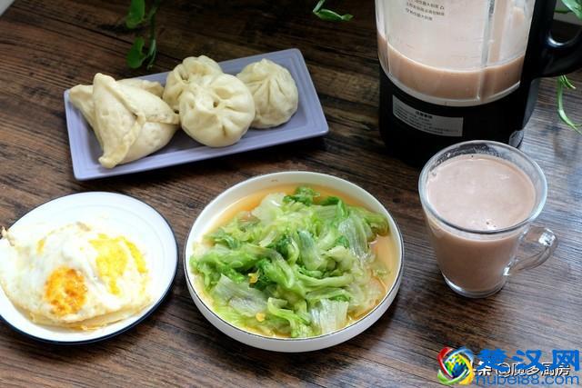 早餐每天自己做，想吃什么做什么，简单省事营养好，口味最适合