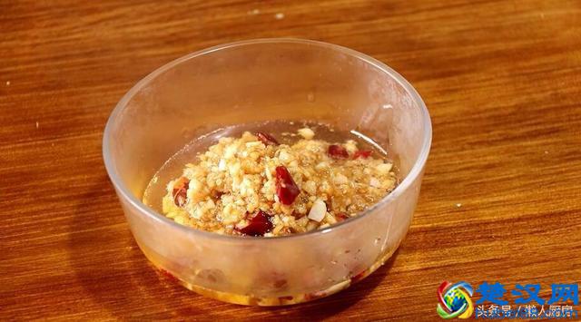 香菇除了炒着吃，还能怎么做？这道香菇新吃法了解一下，简单美味