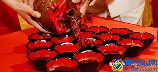 花雕酒是黄酒吗，花雕酒和黄酒有什么不一样？