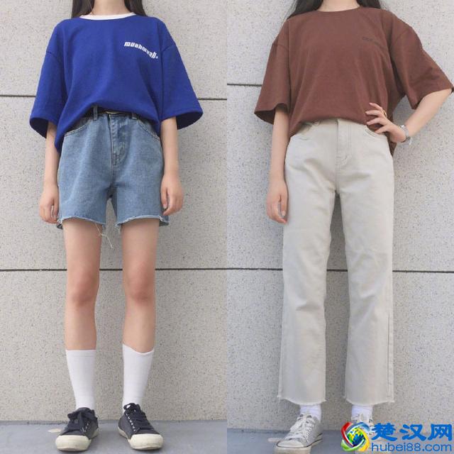 适合学生的日常T恤搭配，穿得舒适简洁最好了！