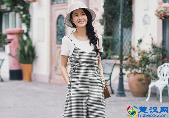 平胸穿什么衣服才好看？这几个雷区要避免！