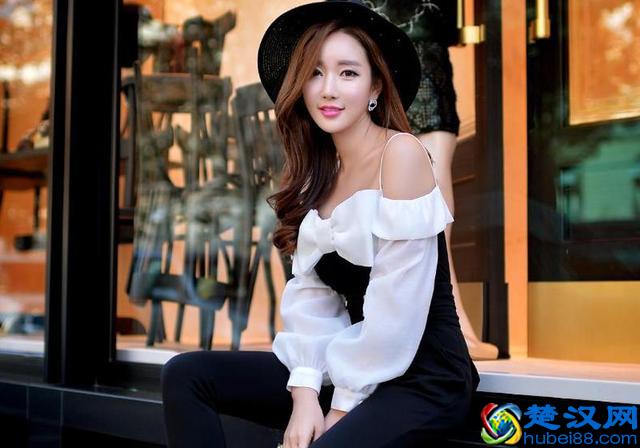 平胸穿什么衣服才好看？这几个雷区要避免！