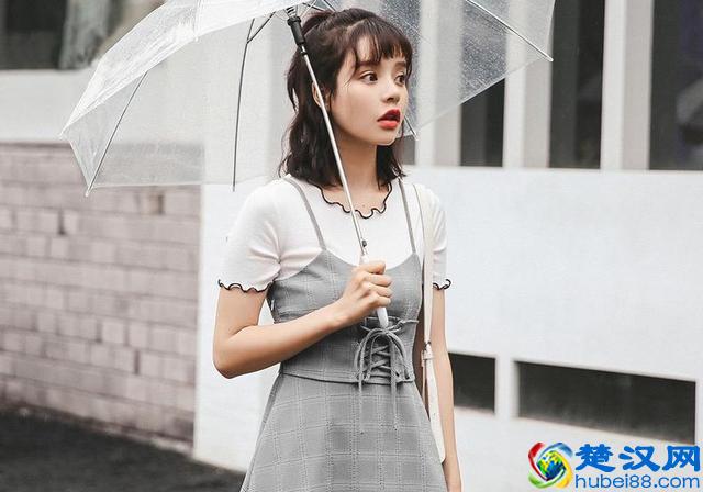 平胸穿什么衣服才好看？这几个雷区要避免！