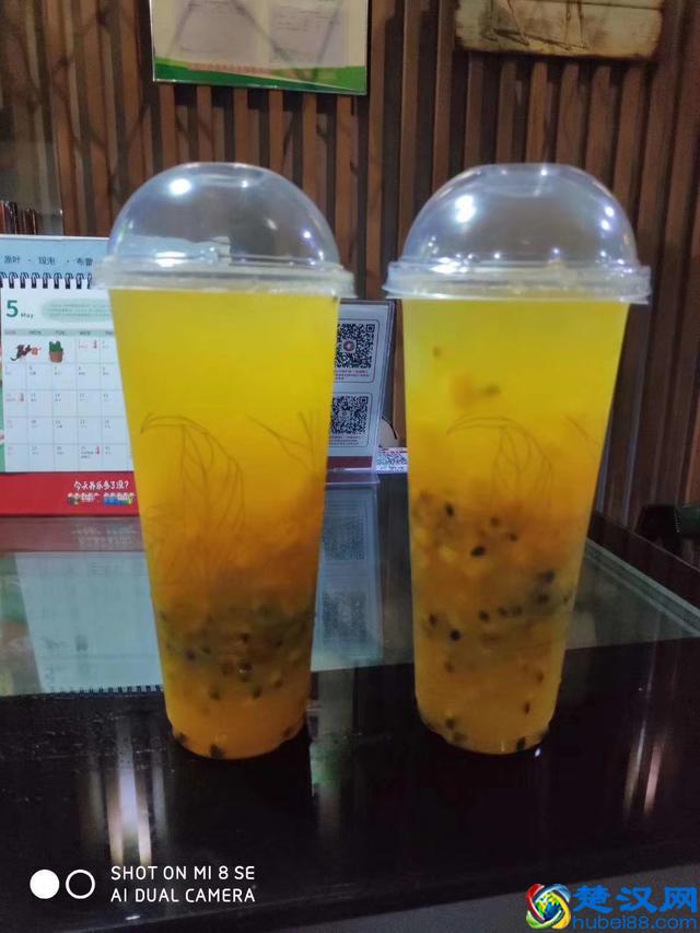 盛夏时节，冰凉的奶茶和什么最配？