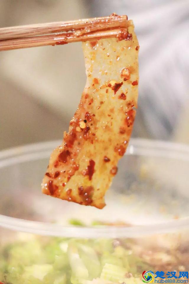 开了二十年的凉菜店，随时都有客人排在门口！