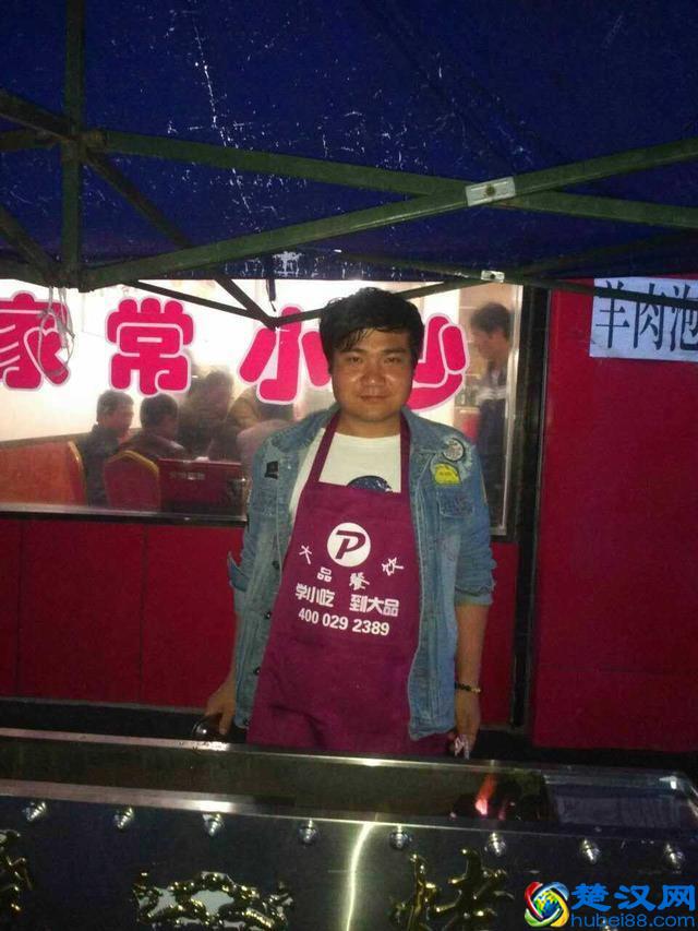 摆摊卖烧烤都要做什么工作呢