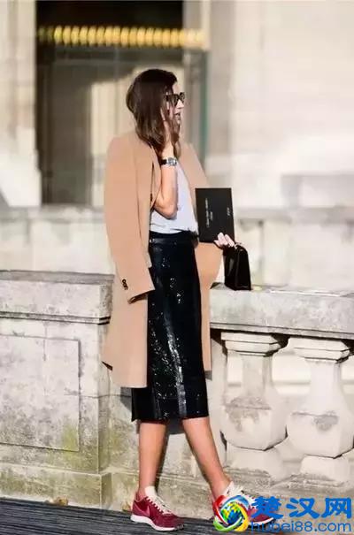 黑色长裙搭配什么鞋子好看？