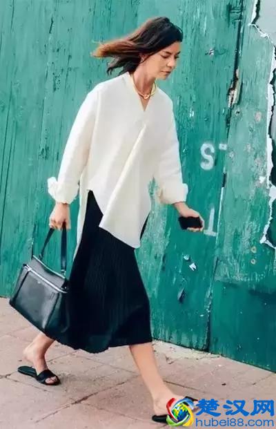 黑色长裙搭配什么鞋子好看？