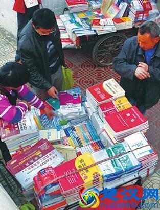 摆地摊卖什么最火 今年火爆赚钱就卖这