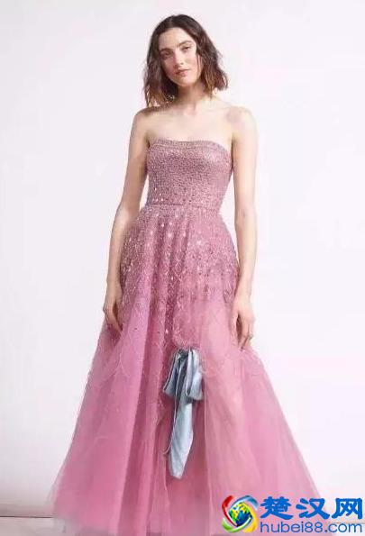 选一件你喜欢的粉色裙子，测你在男友心里是什么模样