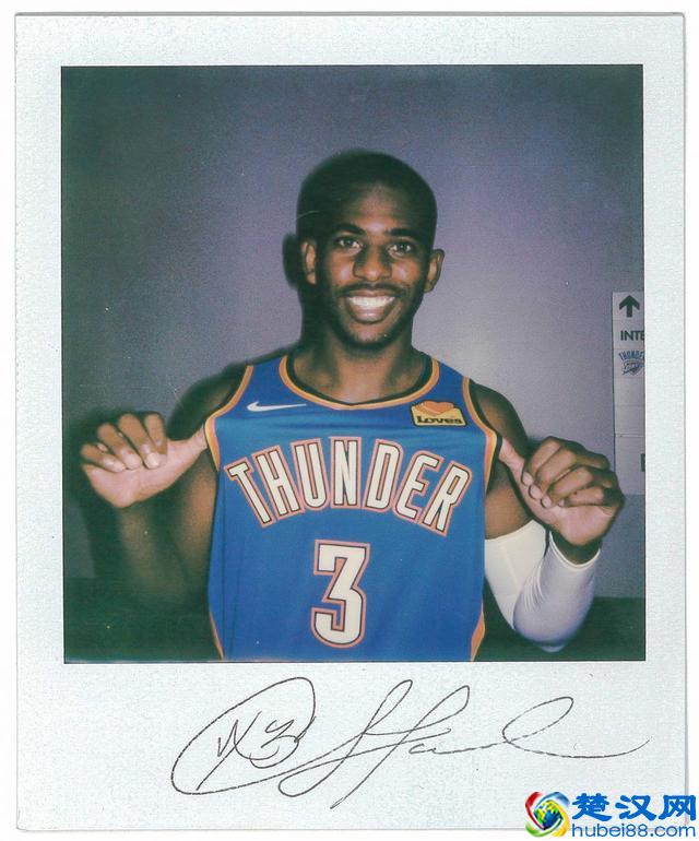 雷霆官推发布各球员拍立得效果照片