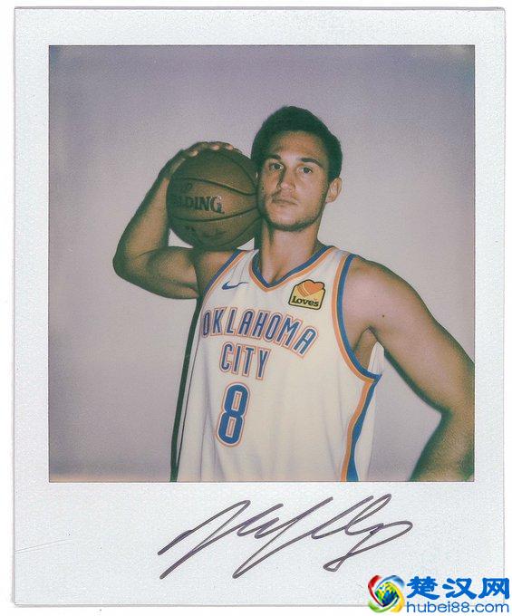 雷霆官推发布各球员拍立得效果照片