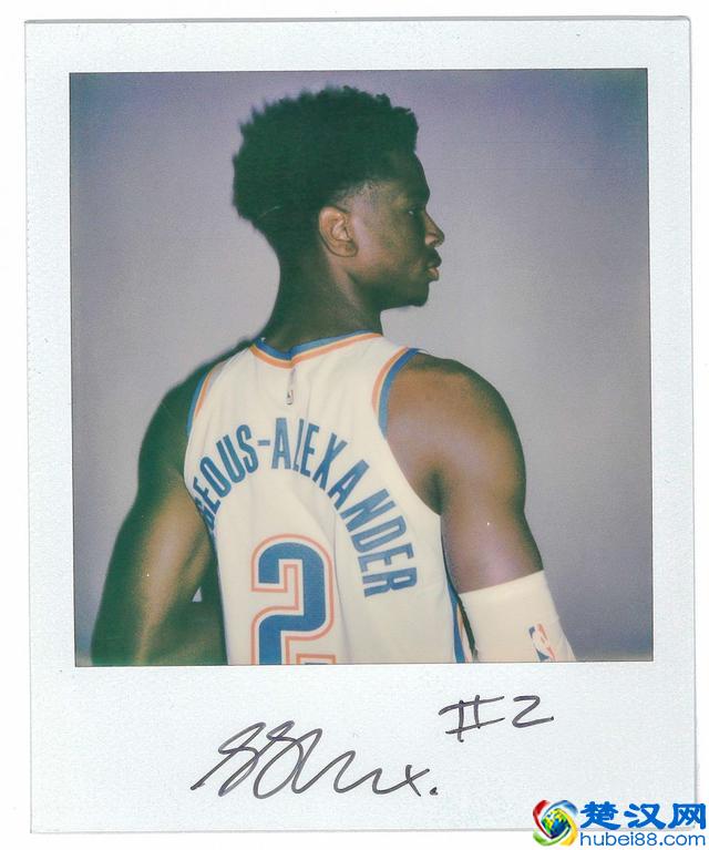 雷霆官推发布各球员拍立得效果照片