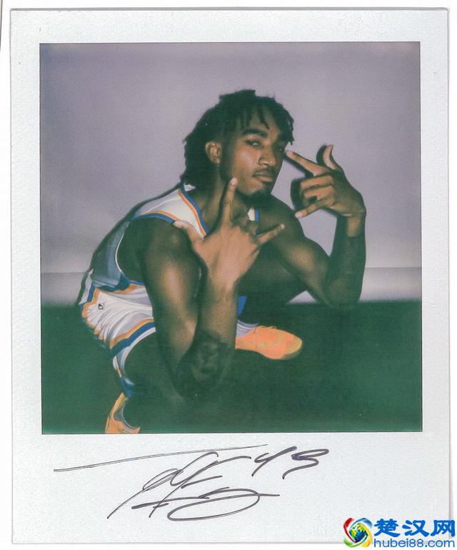 雷霆官推发布各球员拍立得效果照片