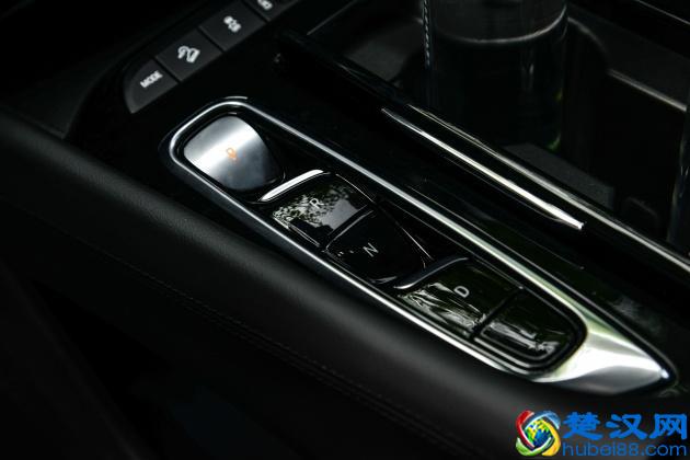 试别克全新中大型SUV昂科旗 产品力不俗