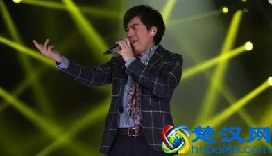 通俗流行唱法中的颤音技巧如何练习？