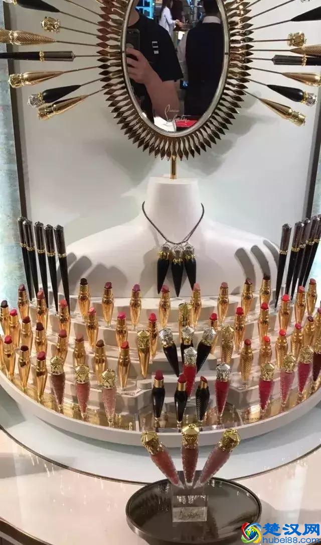 香港购物终极攻略，彩妆、护肤品最便宜最省钱的地方竟然藏在这！