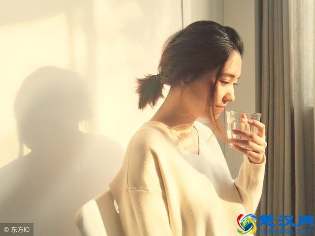 绿茶婊的最大特点是婊吗？你错了，其实是绿！