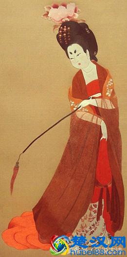 五月，石榴花开了，结出小小的果实，惹人喜爱