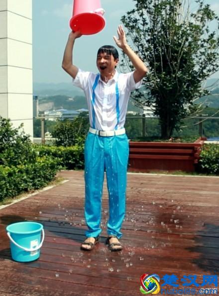 “冰桶挑战”为什么那样火