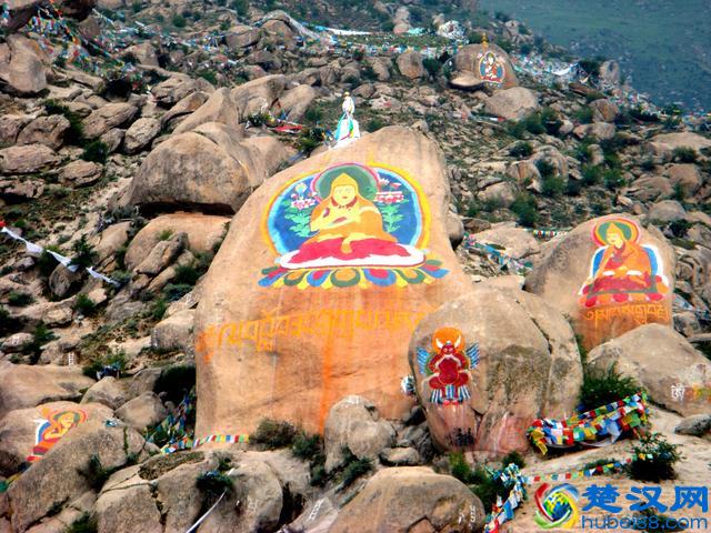 西藏最特殊的“大佛”，一年只能见一次，数以万计的人们瞻仰膜拜