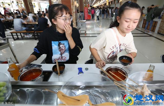 旋转小火锅为什么这么受欢迎,他抓住了消费者哪一点需求?