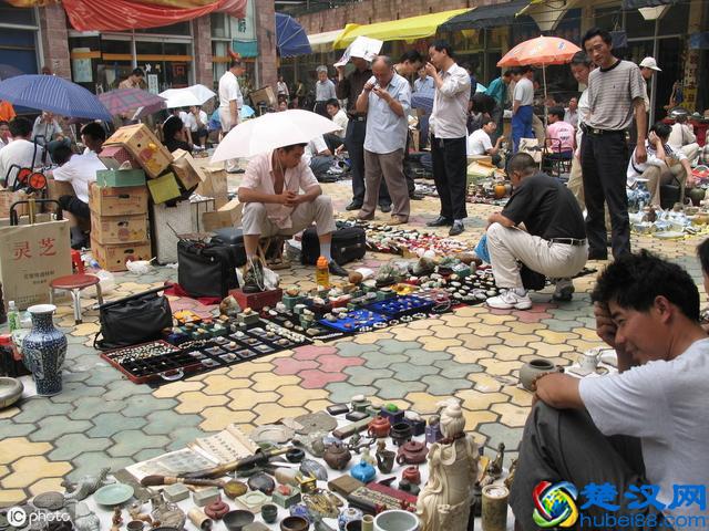夏季夜市摆地摊卖什么好？三种好货供你选择