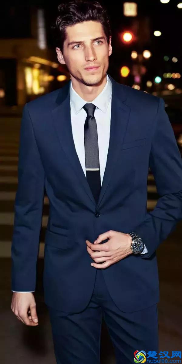 西服中，这个颜色的性价比最高（推荐色）