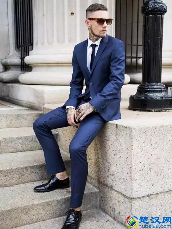 西服中，这个颜色的性价比最高（推荐色）