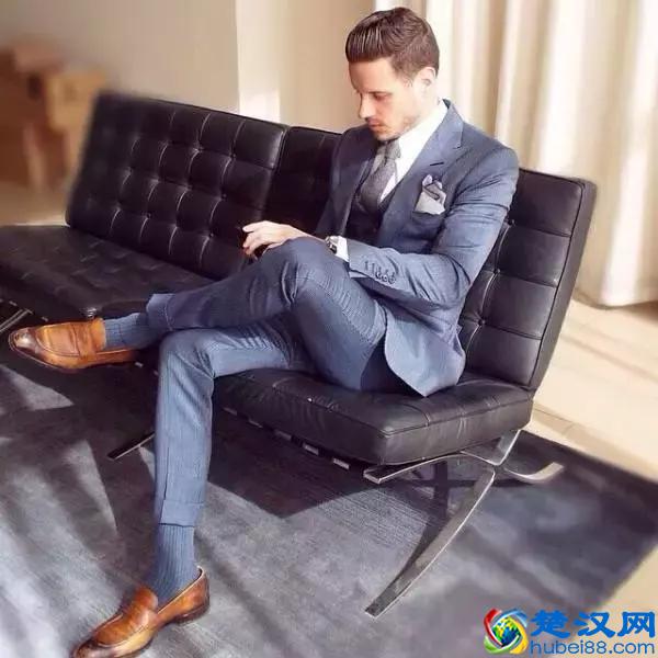 西服中，这个颜色的性价比最高（推荐色）