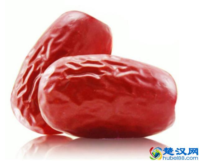 冬天女性手脚冰凉是怎么回事，女性手脚冰凉吃什么好