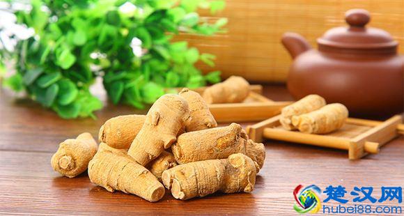 冬天女性手脚冰凉是怎么回事，女性手脚冰凉吃什么好