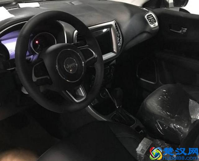 吉普指南者,外观霸气不输路虎,售价仅14W!