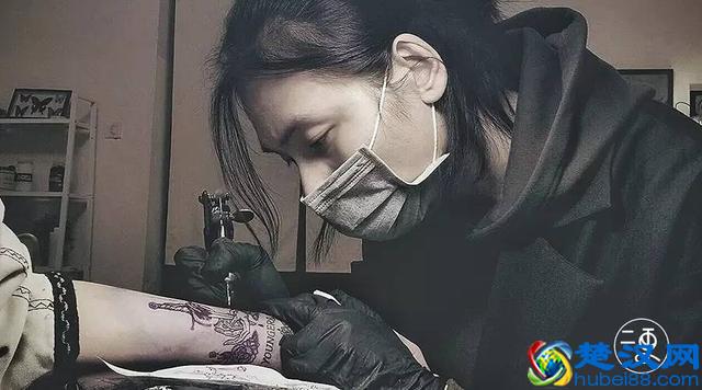 这个90后告诉你什么叫爱到体无完肤