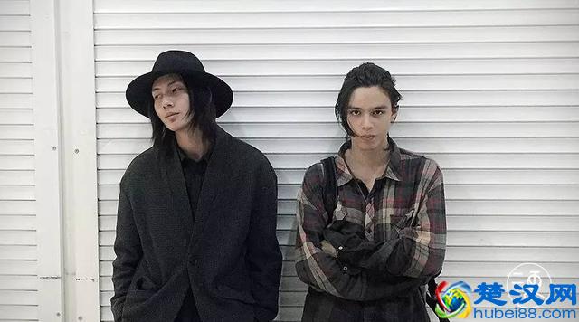 这个90后告诉你什么叫爱到体无完肤