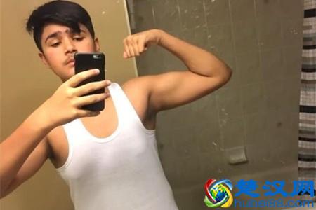 男孩重167斤胸部赘肉突出，决心健身，2年的力量训练蜕变的很彻底