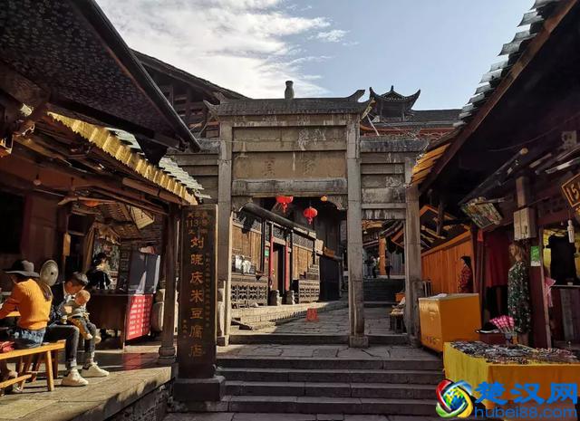 不去凤凰古城，就来芙蓉古镇