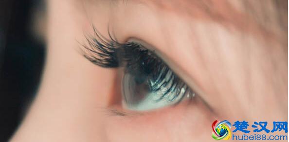 怎样让眼睫毛自然变长 7种天然增长睫毛的方法
