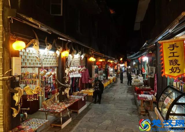 不去凤凰古城，就来芙蓉古镇