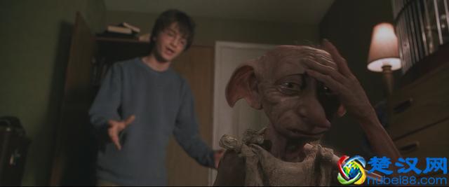 《哈利波特2：消失的密室》当金妮遇见哈利波特有这样的举动